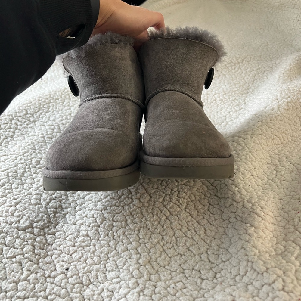 Ugg Mini Bailey Button - image 2
